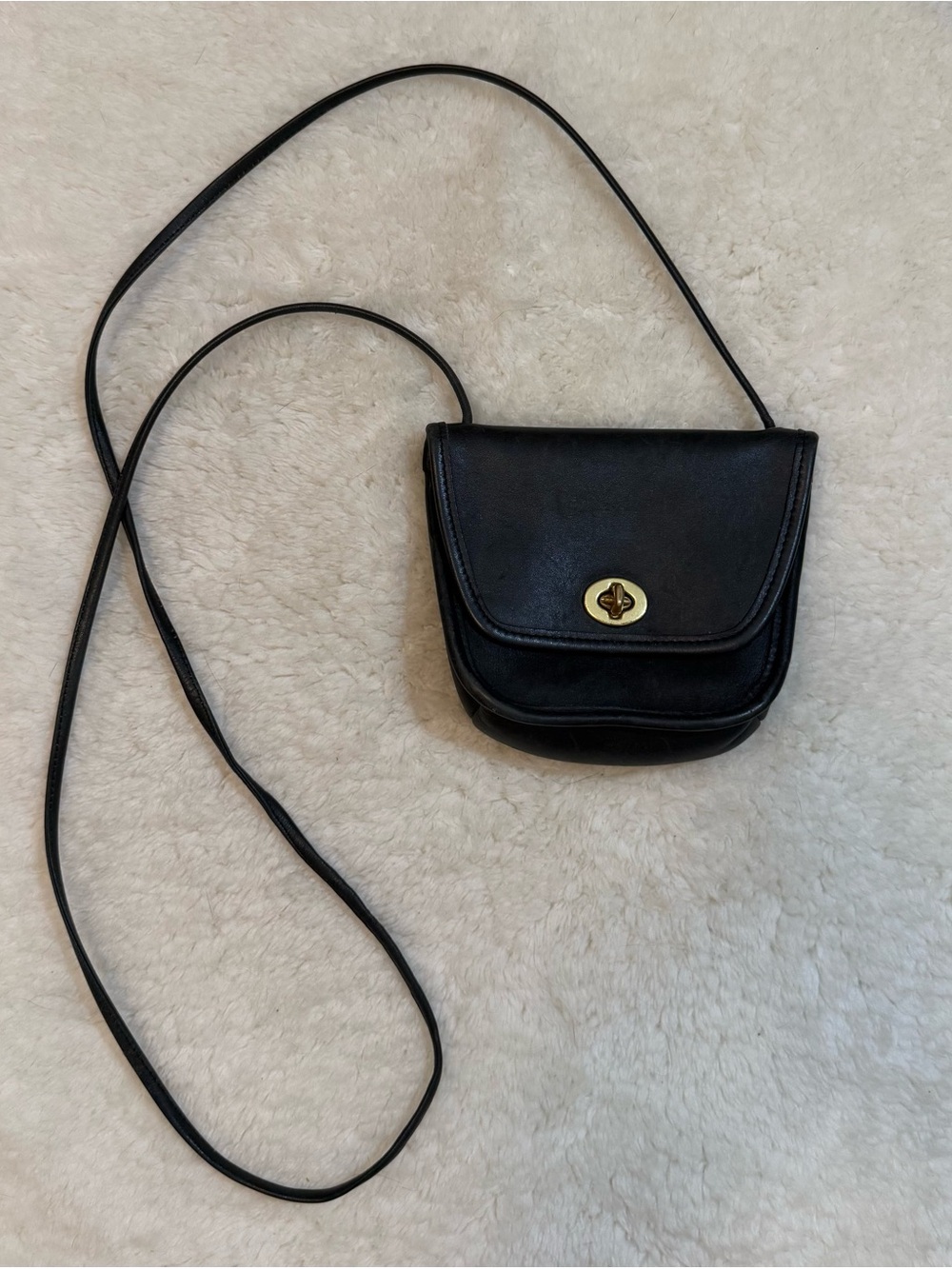 Vintage Coach Black Leather Crossbody with Brass Turn-Lock 5”x6”